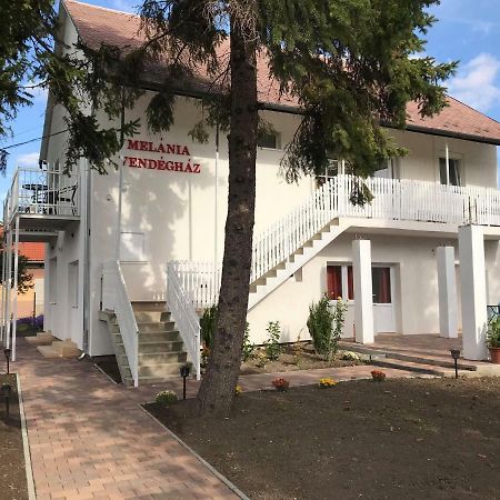 Hotel Melania Vendeghaz Balatonfőkajár Zewnętrze zdjęcie